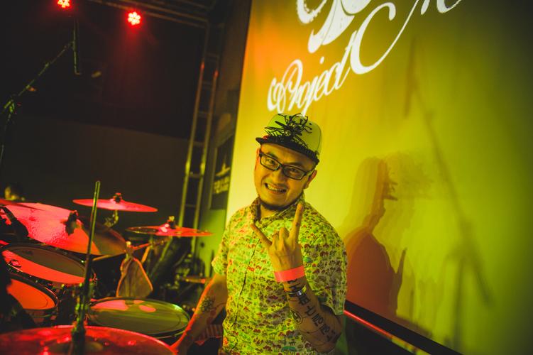 钟建斌新歌《心就是爱的眼睛》发布，纯手工打造，大家觉得怎么样？