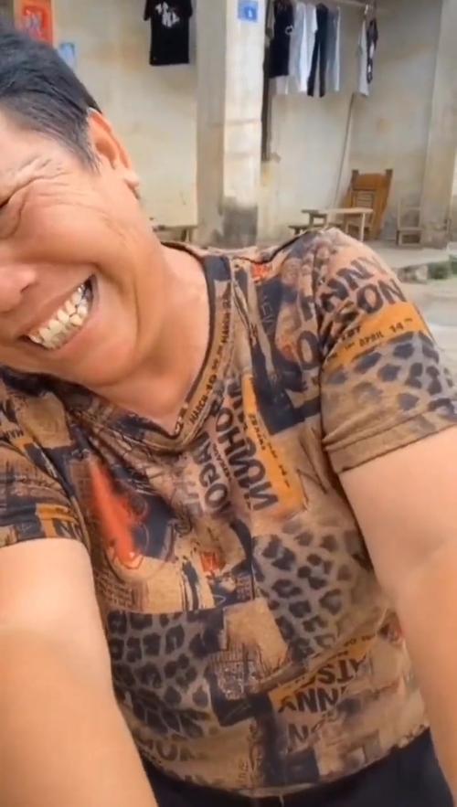 笑到缺氧！这喜剧综艺太逗了，现场欢乐炸裂！