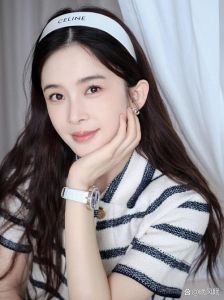 赵樱子直播又崩溃大哭，员工太差劲，直播事业太难了