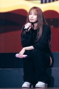 王心凌2017成都演唱会_王心凌成都演唱会冷场，粉丝缘变淡引深思