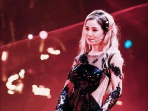 阿sa演唱会_阿Sa演唱会燃爆！阿娇侧手翻勇气的姐妹情深！