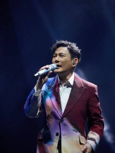 张信哲为什么唱不了高音_技术虽非顶尖，情感表达独具魅力