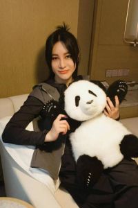 尚雯婕是第几届冠军_实力+人气，开启华语乐坛新篇章