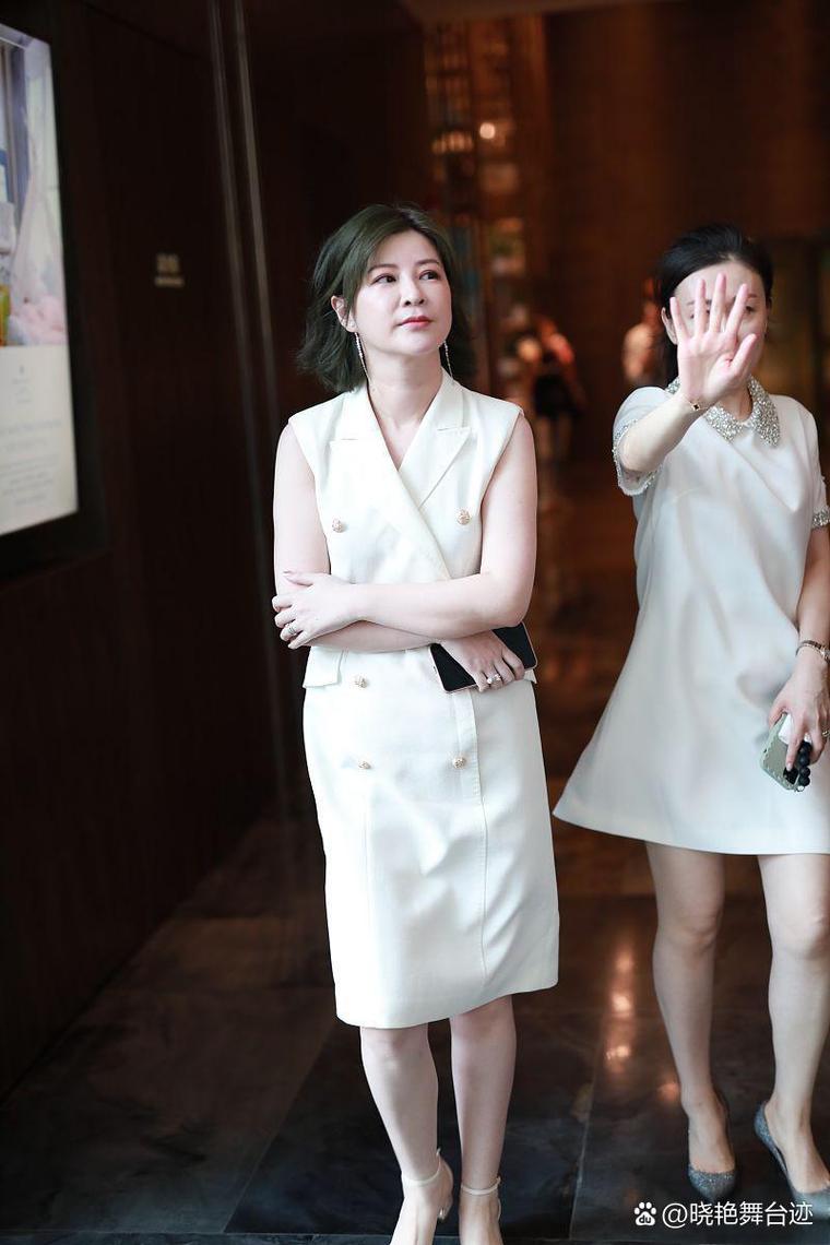 杜华谈乐华娱乐2026年转型_杜华强调安全，网友质疑表功心机