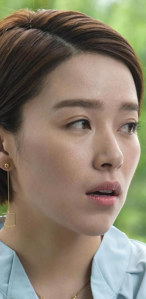 阚清子素颜_阚清子产后素颜亮相，状态受关注