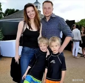 马斯克秘密恋情曝光，39岁才女与亿万富翁的4个孩子，事业爱情双丰收