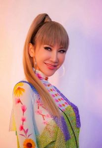 女歌手谁的嗓音好听_这些女歌手歌声好听，各有特色，温暖治愈人心！