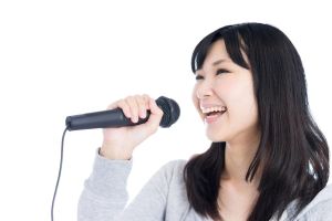 自带音效唱歌的女人_单依纯天籁之音，无需混响，嗓音自带效果，层次分明，情感丰富，唱法独特，令人震撼