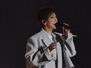 林忆莲1994演唱会_香港内地共追忆传奇巨星