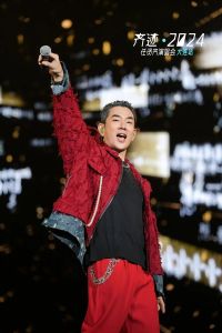 任贤齐没唱功为什么那么火_沙哑磁性的歌喉，唱出心坎里的故事