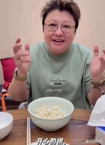 韩红说歌手不会唱歌而歌手模仿_歌手过度依赖科技，音乐失去人情味？