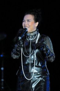 苏芮的唱功_华语乐坛传奇女高音，洪亮有力，开创混声唱法