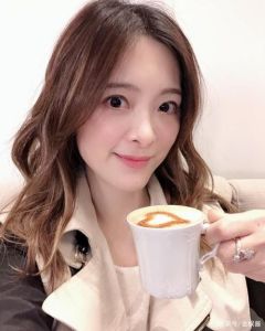孙志浩被传患癌留50亿给女儿？本人辟谣，身体好得很