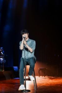 王晰高音唱到哪里了_独特男低音，高音惊艳，好歌不断！