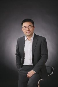 原海政高音刘玮_海军女歌手的歌声里的海与梦