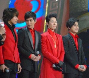 f4算男高音吗_男高音必练F4，找准方法不伤声，教你亮嗓保护嗓子的秘诀