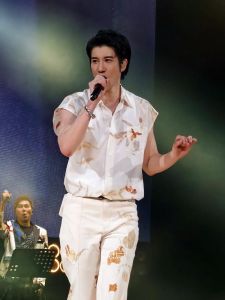 王力宏2026演唱会_王力宏佛山演唱会，经典新编，现场嗨翻天！