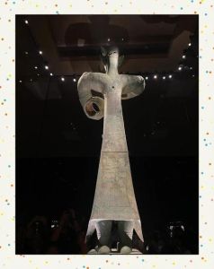 三星堆青铜立人像，中国最大青铜人像，揭示古蜀文明之谜