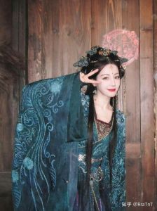 白日提灯，迪丽热巴贺思慕大女主，颠覆传统古偶剧男强女弱设定