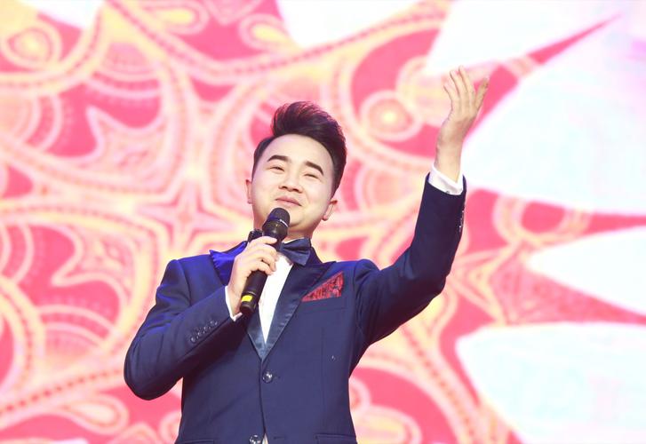 国内用通俗唱法的最高音男歌手_民族唱法与现代结合,通俗唱法注重市场和个人魅力,好歌手需技术与实力并存 国内用通俗唱法的最高音男歌手_民族唱法与现代结合,通俗唱法注重市场和个人魅力,好歌手需技术与实力并存