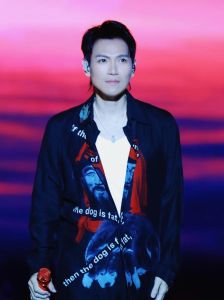 杨宗纬演唱会周口_杨宗纬周口演唱会嗨翻全场，历史文化和歌声碰撞感人至深