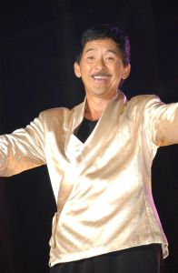 林子祥第一男高音_75岁林子祥高音震撼！粗粝港乐经典，硬气又真诚！