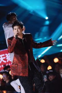 苏醒2008年演唱会_黎明蔡依林嗨翻全场，苏醒展现唱跳Rap风采